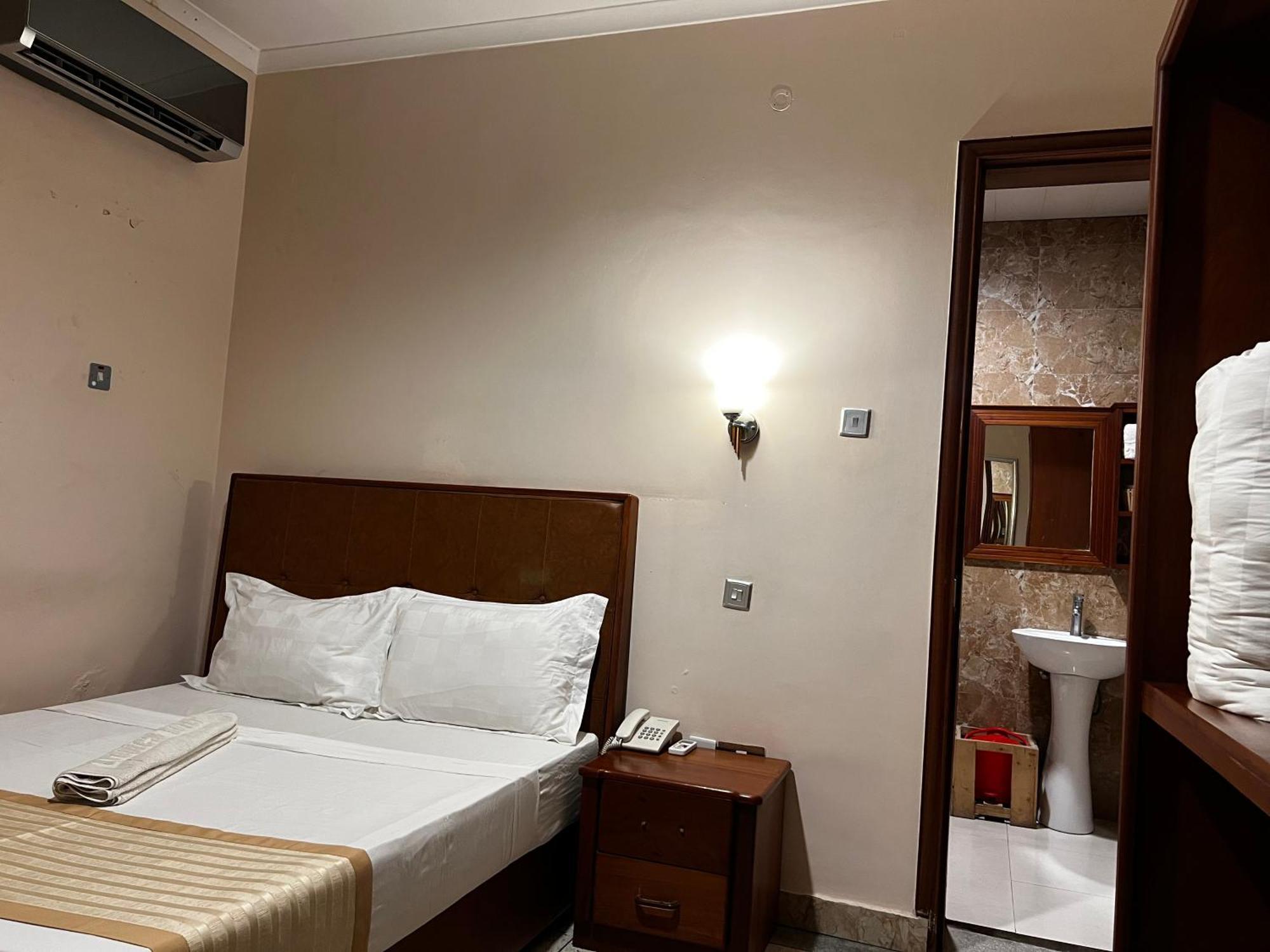 Hostel K27 Premier Backpackers Dar es Salaam Exteriér fotografie